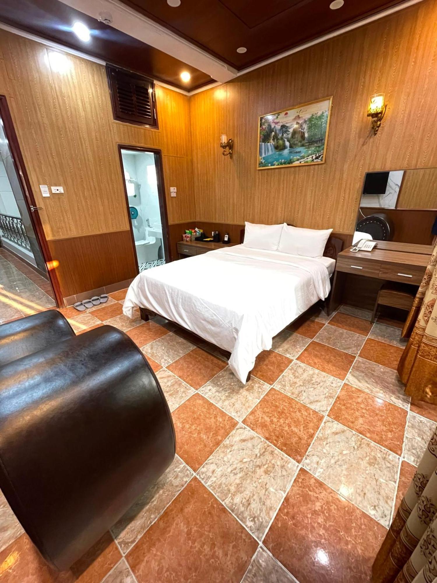 Nhat Tan Hotel Hanoi Exteriör bild